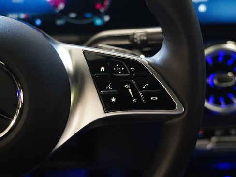 Used 2025 Mercedes-Benz GLA 250 4MATIC image 18