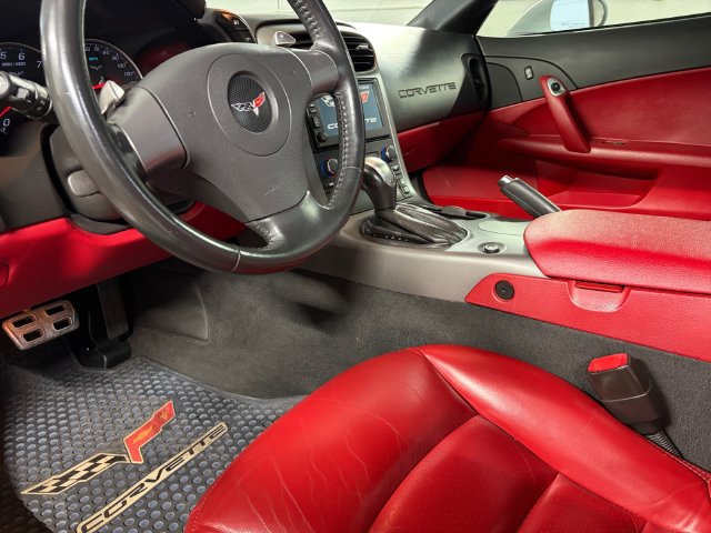 Used 2006 Chevrolet Corvette Coupe w/ Preferred Equipment Group RWD image 36
