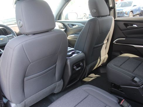 New 2027 Chevrolet Traverse LT AWD/4WD image 18