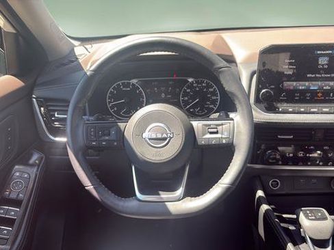 Used 2023 Nissan Rogue SL w/ SL Premium Package AWD/4WD image 9