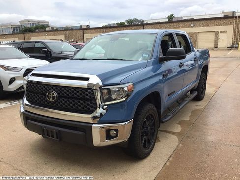 Used 2021 Toyota Tundra SR5 w/ SR5 Upgrade Package AWD/4WD image 4