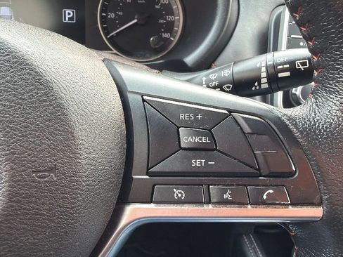 Used 2020 Nissan Kicks SR w/ SR Premium Package FWD image 11
