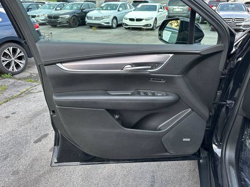Used 2019 Cadillac XT5 Premium Luxury AWD/4WD image 18