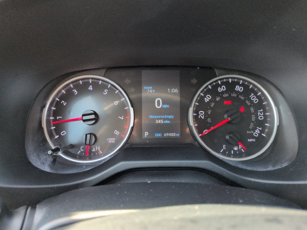 Used 2022 Toyota RAV4 LE FWD image 15