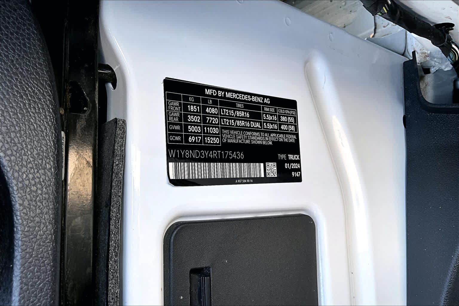 Used 2024 Mercedes-Benz Sprinter 3500 image 35