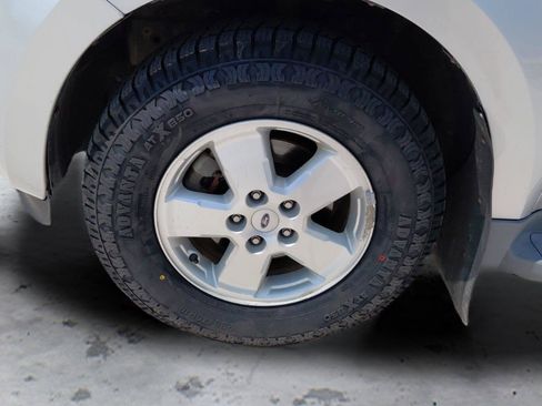 Used 2010 Ford Escape XLT FWD image 21