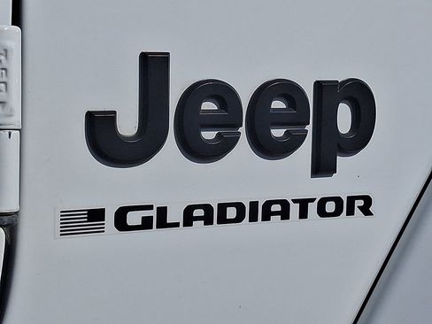 Used 2023 Jeep Gladiator Sport image 29