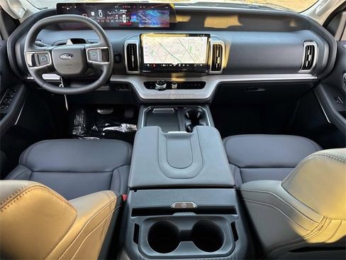 New 2025 Ford Expedition Active image 20