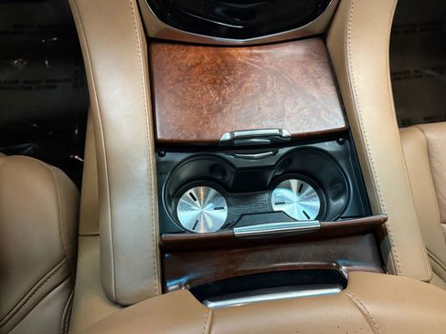 Used 2017 Cadillac Escalade Platinum image 39