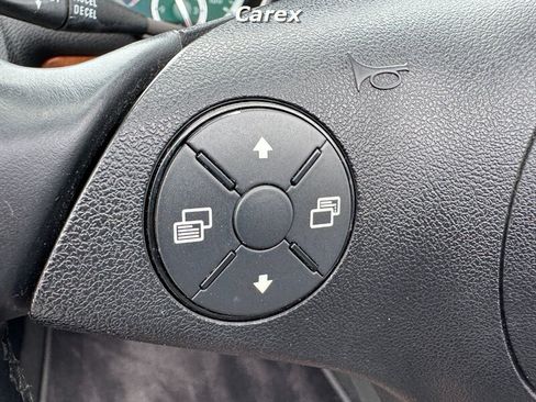 Used 2010 Mercedes-Benz SLK 350 image 24