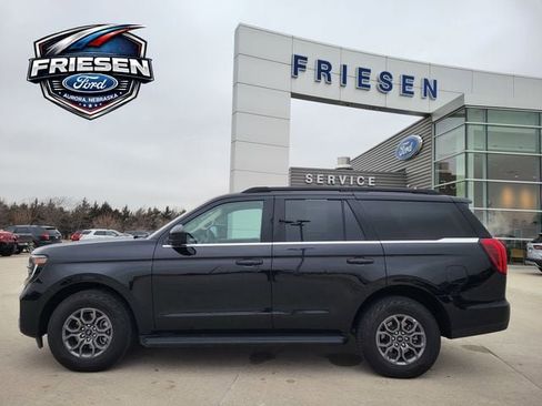 Used 2025 Ford Expedition Active image 4