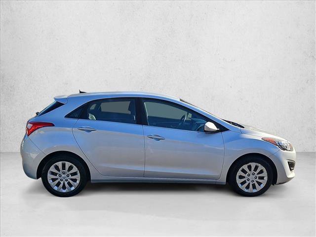 Used 2017 Hyundai Elantra GT FWD image 4