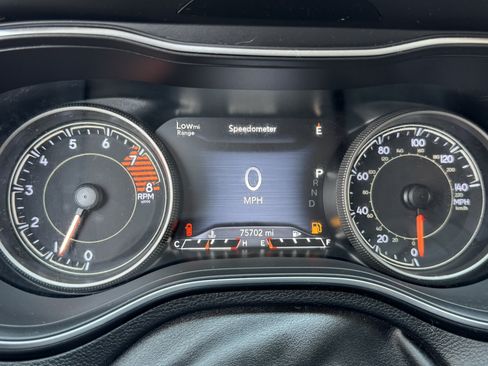 Used 2019 Jeep Cherokee Limited AWD/4WD image 34