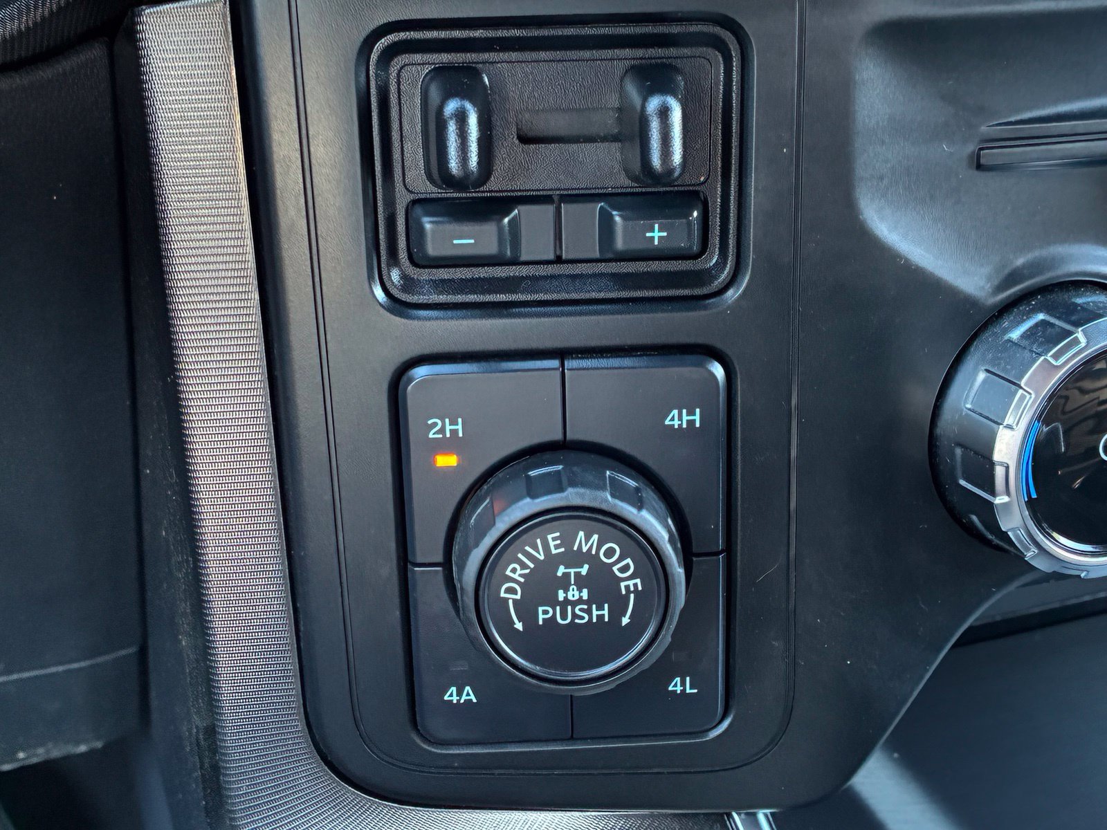 Certified 2024 Ford F150 Platinum w/ FX4 Off-Road Package AWD/4WD image 20