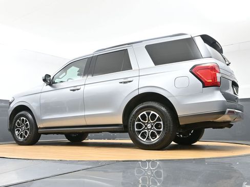 Used 2024 Ford Expedition XLT AWD/4WD image 54