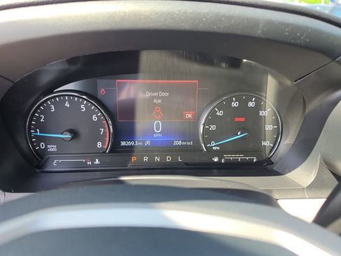 Used 2024 Ford Explorer XLT RWD image 16