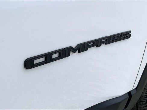 Used 2022 Jeep Compass Altitude image 33