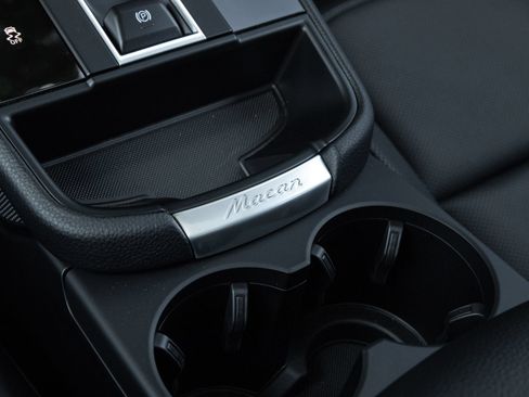 Certified 2026 Porsche Macan AWD/4WD image 27