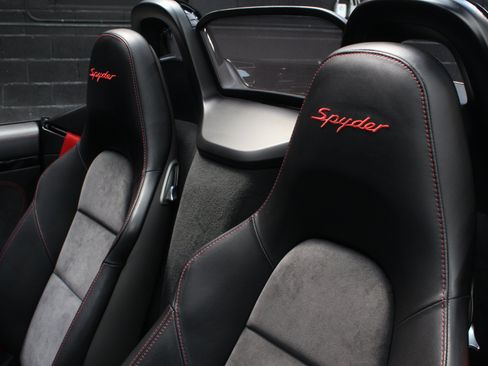 Used 2016 Porsche Boxster Spyder RWD image 59