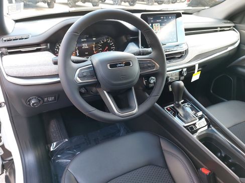 New 2026 Jeep Compass Latitude image 16