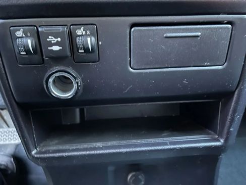 Used 2020 Toyota Sienna Limited image 36