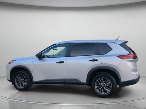 Used 2024 Nissan Rogue S FWD image 17