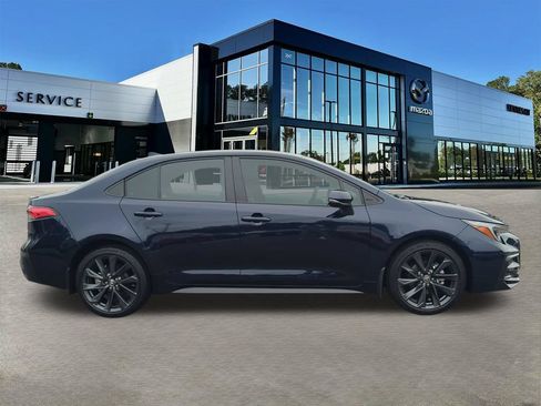 Used 2025 Toyota Corolla SE FWD image 3