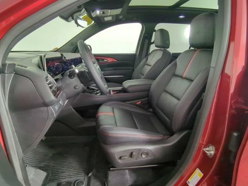 Used 2026 Chevrolet Traverse RS w/ LPO, Floor Liner Package FWD image 19