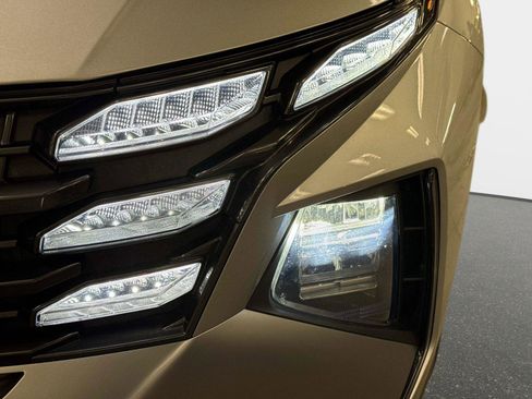 Certified 2025 Hyundai Tucson SE image 10