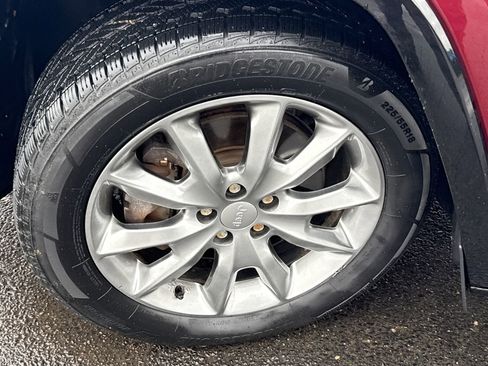 Used 2018 Jeep Cherokee Latitude image 12