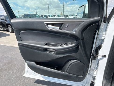 Used 2023 Ford Edge SEL image 18