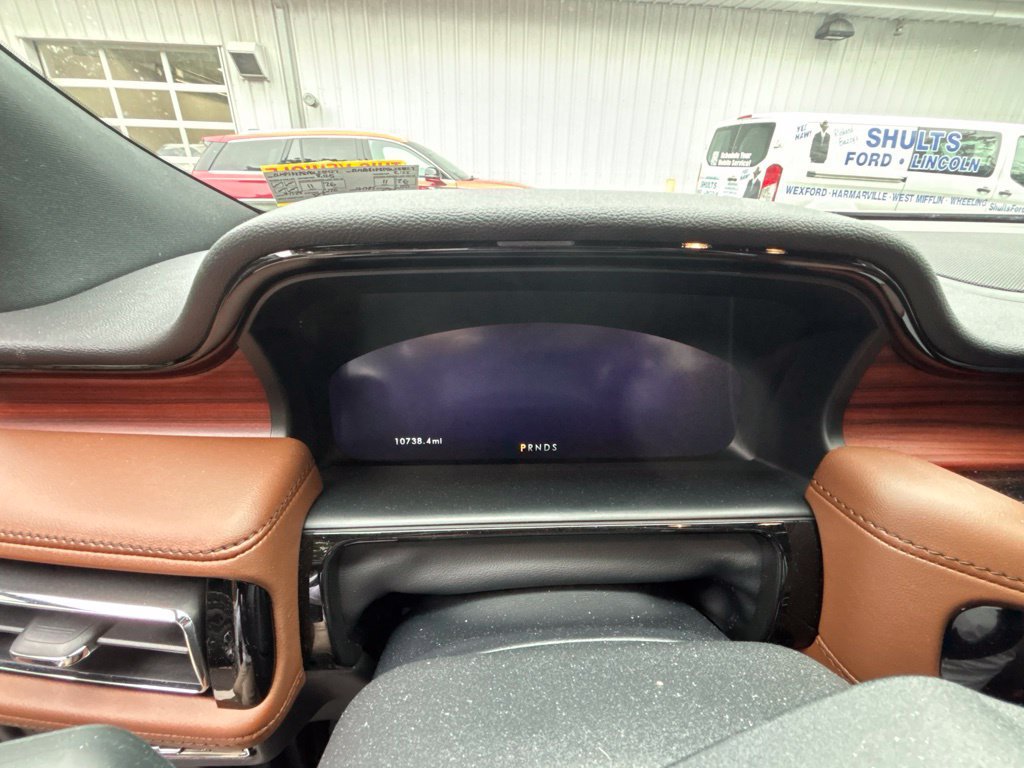 Used 2023 Lincoln Nautilus Reserve AWD/4WD image 10