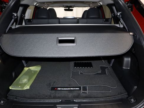 New 2026 Mitsubishi Outlander SE image 13