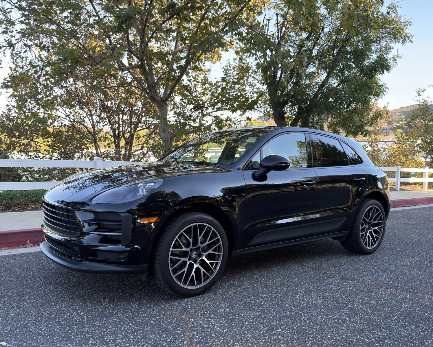 Used 2019 Porsche Macan AWD/4WD image 6
