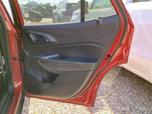 Used 2026 Chevrolet Trax RS w/ Sunroof Package image 6