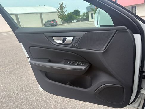 Used 2025 Volvo V60 B5 Cross Country Plus AWD/4WD image 18