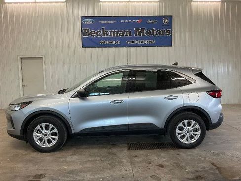 Certified 2023 Ford Escape Active AWD/4WD image 2