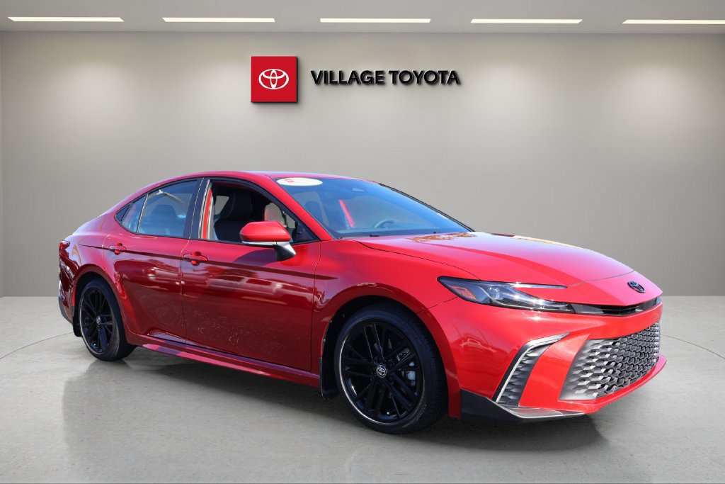Used 2025 Toyota Camry SE w/ Convenience Package FWD image 7