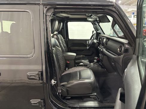 Used 2021 Jeep Gladiator Overland image 10