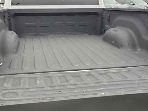 Used 2023 RAM 2500 Tradesman w/ Chrome Appearance Group AWD/4WD image 8