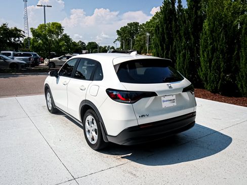 Used 2024 Honda HR-V LX image 9