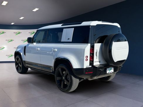 Used 2023 Land Rover Defender 110 X-Dynamic SE image 4