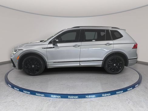 Used 2022 Volkswagen Tiguan SE R-Line FWD image 7