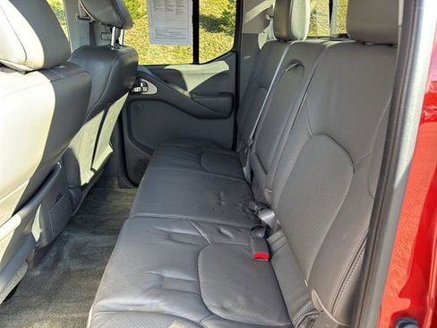 Used 2015 Nissan Frontier SL w/ Moonroof Package image 16