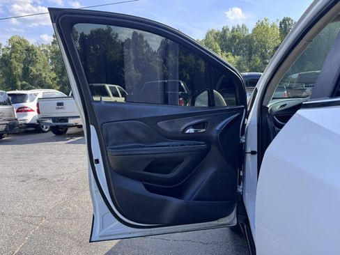 Used 2019 Buick Encore Essence AWD/4WD image 9