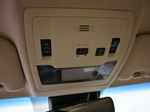 Used 2017 Lexus ES 350 w/ Luxury Package FWD image 30