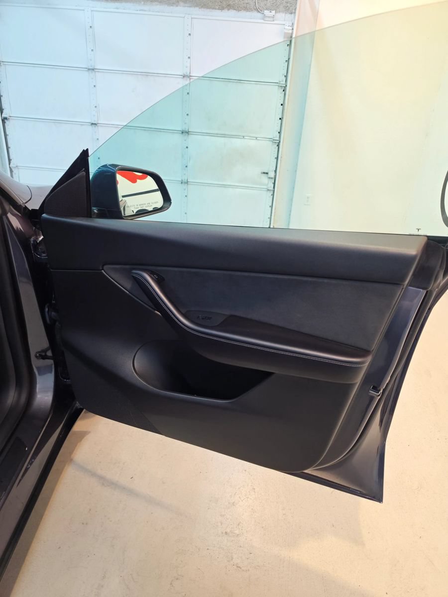 Used 2021 Tesla Model Y Long Range AWD/4WD image 18
