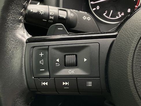 Used 2022 Nissan Rogue SL w/ SL Premium Package image 24