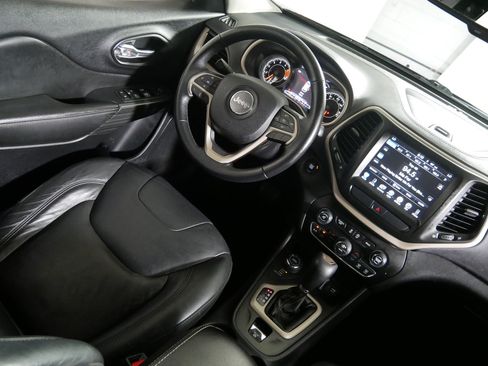Used 2017 Jeep Cherokee Limited AWD/4WD image 9