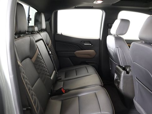 Used 2023 GMC Canyon Denali image 40